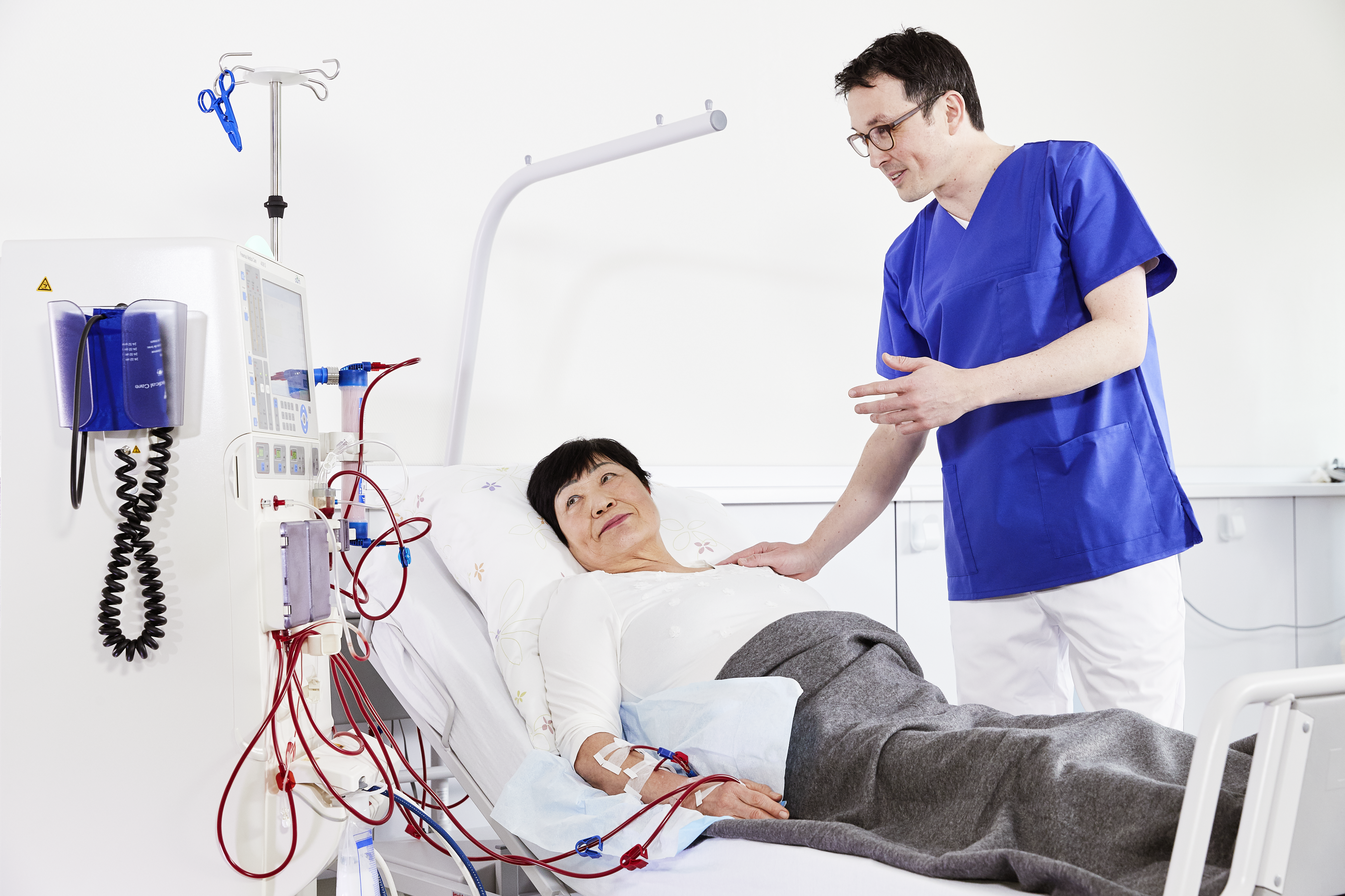 In-center dialysis treatment | Therapy system 4008S
